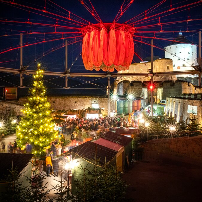 Weihnachtsmarkt-im-Stadtpark-Kufsteinerland | © Tourismusverband-Kufsteinerland_nikolausfaistauerphotography railtour Städtereise Kufstein | © Tourismusverband-Kufsteinerland_nikolausfaistauerphotography