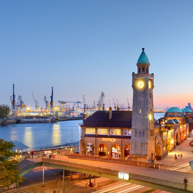 Hamburg Landungsbrücken | © DZT_Francesco Carovillano railtour_ Hamburg Städtereise | © DZT_Francesco Carovillano