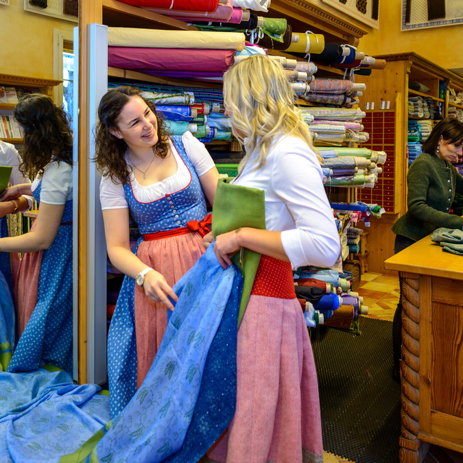 Dirndl-Geschäft Städtereise railtour Salzburg