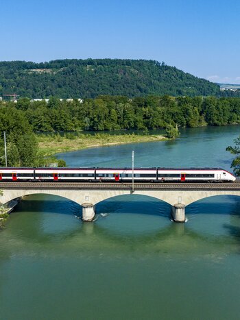Eurocity | © SBB CFF FFS Zug in Landschaft | © SBB CFF FFS