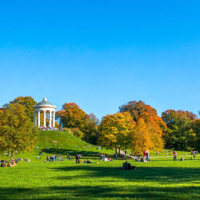 Englischer Garten München | © Shutterstock 2416958901 Englischer Garten, Altstadt München, Bayern, Deutschland | © Shutterstock 2416958901