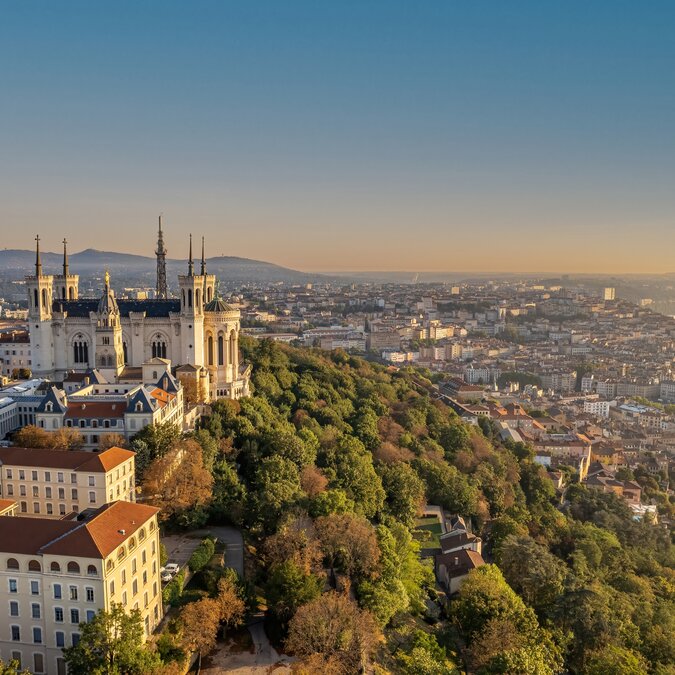 Basilika Notre-Dame de Fourvière | © Shutterstock 2205686235 Basilika Notre-Dame de Fourvière | © Shutterstock 2205686235