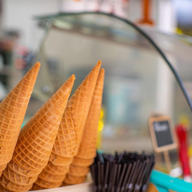 Eiscream in Paris | © Shutterstock 2010045959 Eiscreme-Schnitthintergrund. Verkauf von Eis auf der Strasse. | © Shutterstock 2010045959